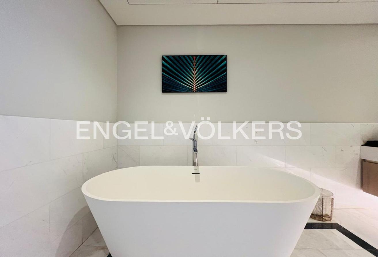 Luxury Furnished | Palm Views | Resort Living photo 4