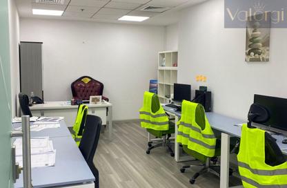 Office Space - 1 Bedroom for rent in Latifa Tower - Sheikh Zayed Road - Dubai