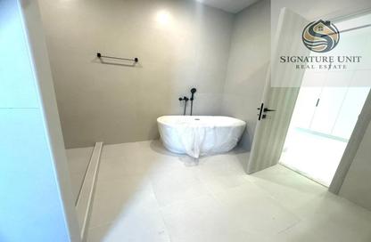 Villa - 4 Bedrooms - 7 Bathrooms for rent in Al Aweer 1 - Al Aweer - Dubai