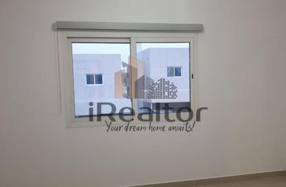 Townhouse - 2 - 2 for rent in Contemporary Style - Al Reef Villas - Al Reef - Abu Dhabi