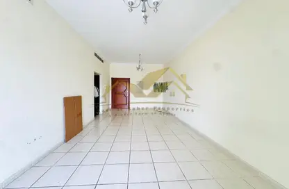 Apartment - 2 Bedrooms - 3 Bathrooms for rent in Al Raffa - Bur Dubai - Dubai