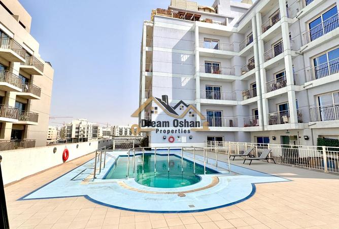 Huge Size - Ready to Move - PooL Side Facing