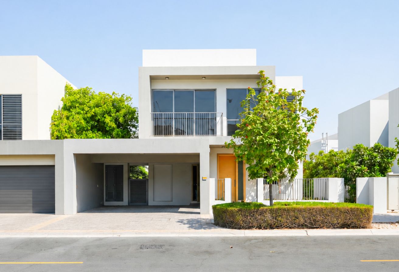 Well-Maintained | Huge Plot | 3BHK Plus Maid