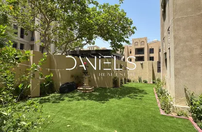 شقة - 2 غرف نوم - 3 حمامات للبيع في ينسون 2 - ينسون - دبي القديمة - وسط مدينة دبي - دبي