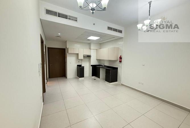 1 BR Apartment with Balcony in Al Barsha photo 2