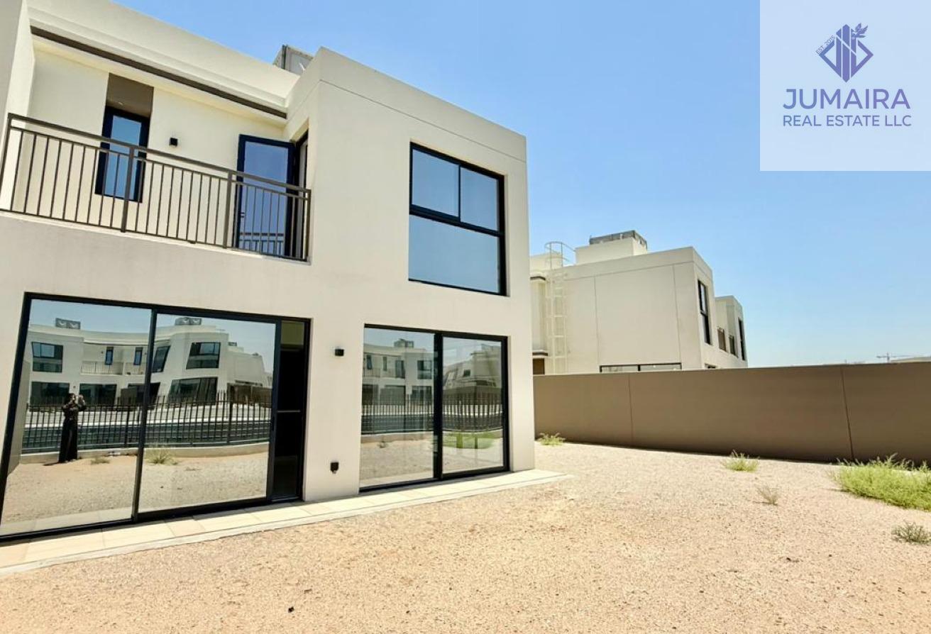 Stunning Canal View Home STEPS TO BEACH AND POOL