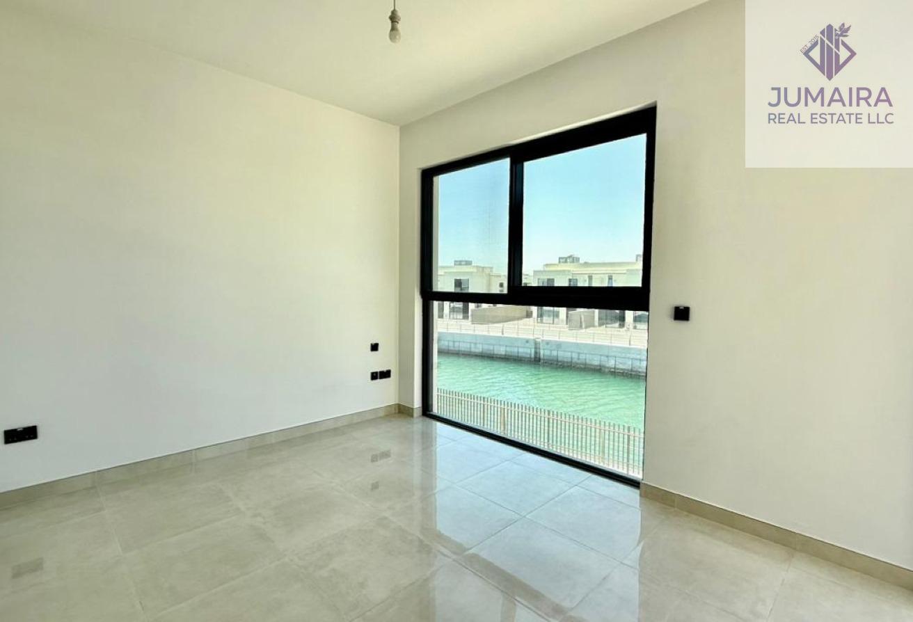 Stunning Canal View Home STEPS TO BEACH AND POOL