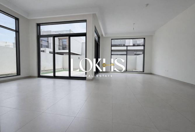 72310178 - Property Image 3