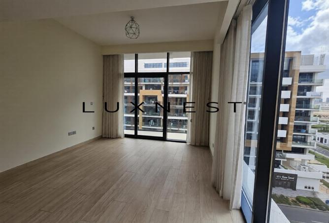 Corner unit,  bright 1-bedroom in Riviera