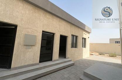 Villa - 4 Bedrooms - 7 Bathrooms for rent in Al Aweer 1 - Al Aweer - Dubai