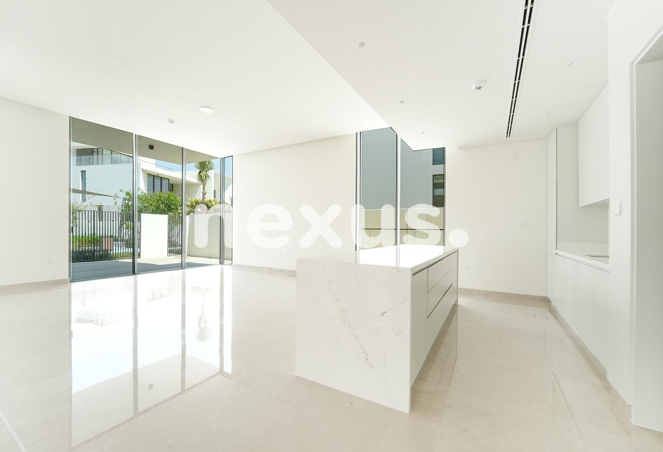 SINGLE ROW | OPEN SPACE FRONT & BACK | EXCLUSIVE photo 10