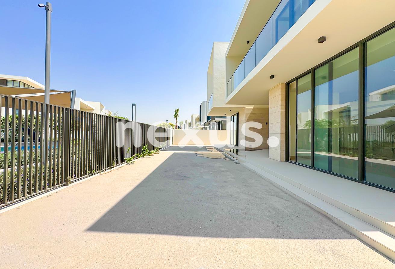 SINGLE ROW | OPEN SPACE FRONT & BACK | EXCLUSIVE photo 13