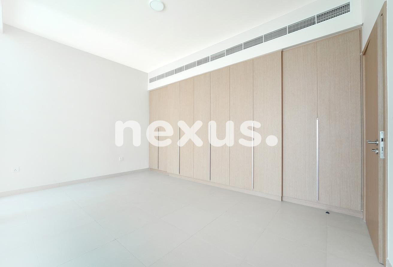 SINGLE ROW | OPEN SPACE FRONT & BACK | EXCLUSIVE photo 9