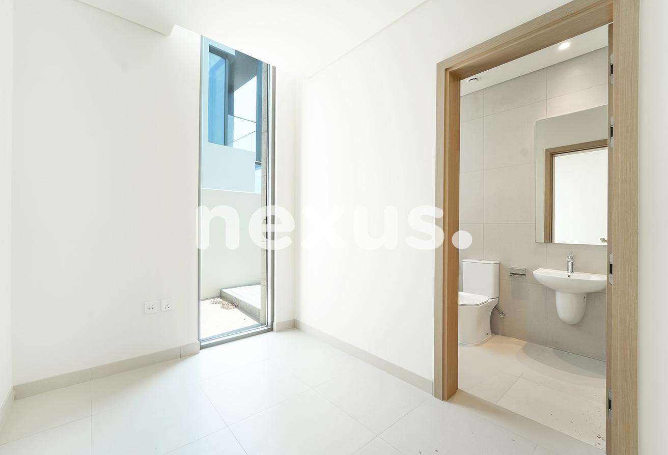 SINGLE ROW | OPEN SPACE FRONT & BACK | EXCLUSIVE photo 16