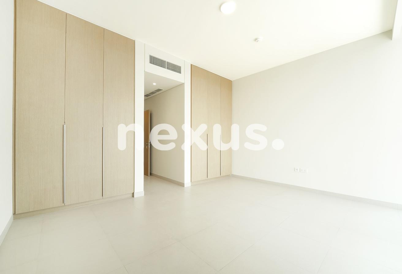 SINGLE ROW | OPEN SPACE FRONT & BACK | EXCLUSIVE photo 8