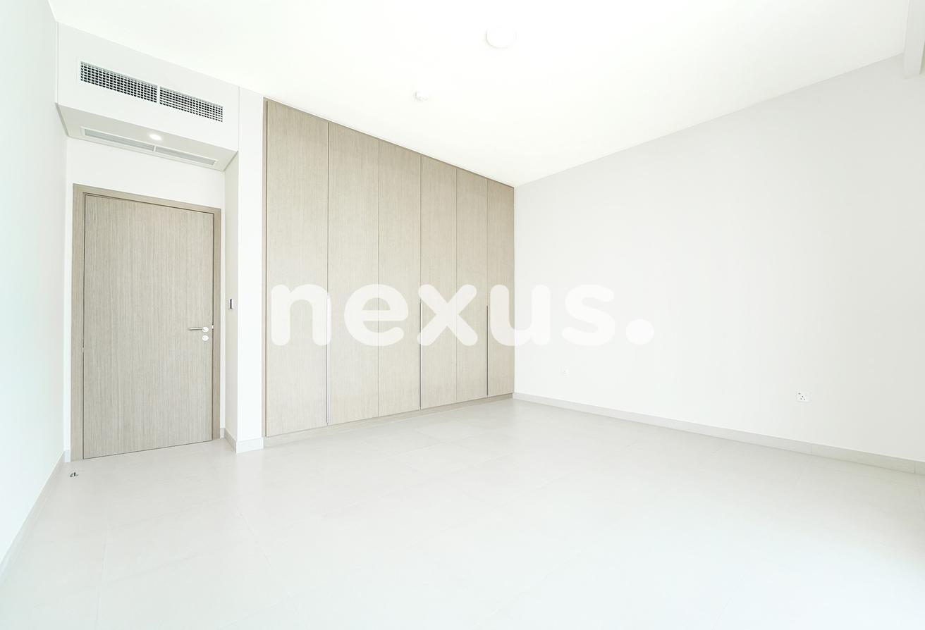 SINGLE ROW | OPEN SPACE FRONT & BACK | EXCLUSIVE photo 7