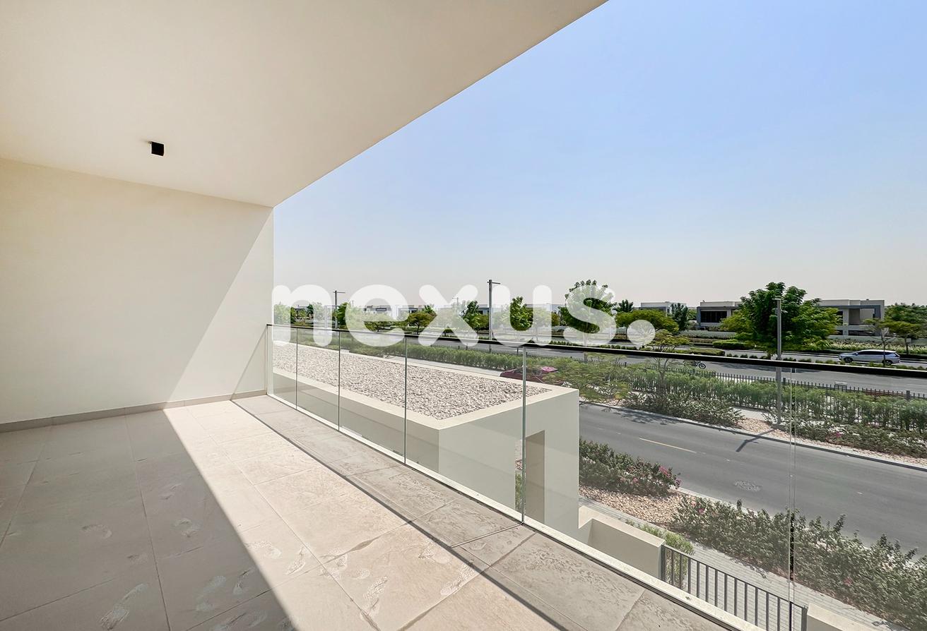 SINGLE ROW | OPEN SPACE FRONT & BACK | EXCLUSIVE photo 4