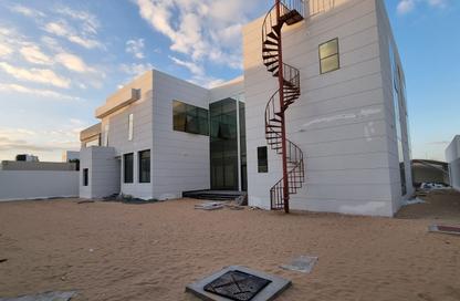 Villa - 5 - 7 for rent in Nad Al Sheba 1 - Nad Al Sheba - Dubai Villa - 5 - 7 for rent in Nad Al Sheba 1 - Nad Al Sheba - Dubai