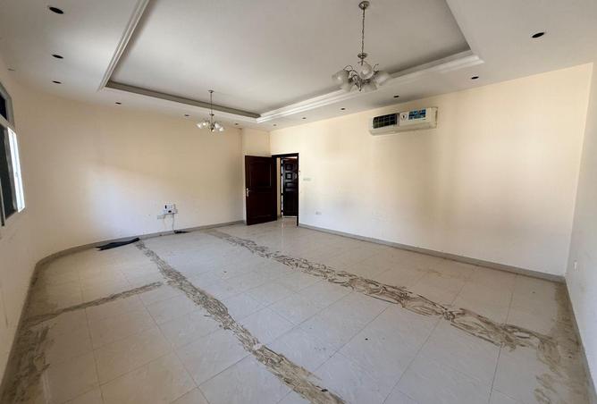 70295238 - Property Image 2