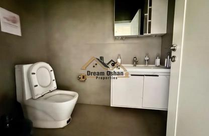 Shop - Studio - 1 Bathroom for rent in Rose Building - Al Jaddaf - Dubai