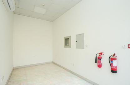 Shop - Studio for rent in Al Badaa - Dubai