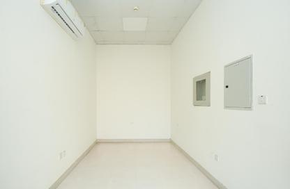 Shop - Studio for rent in Al Badaa - Dubai