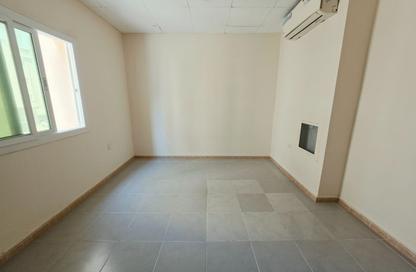 Apartment - Studio - 1 for rent in Fire Station Road - Muwaileh - Sharjah