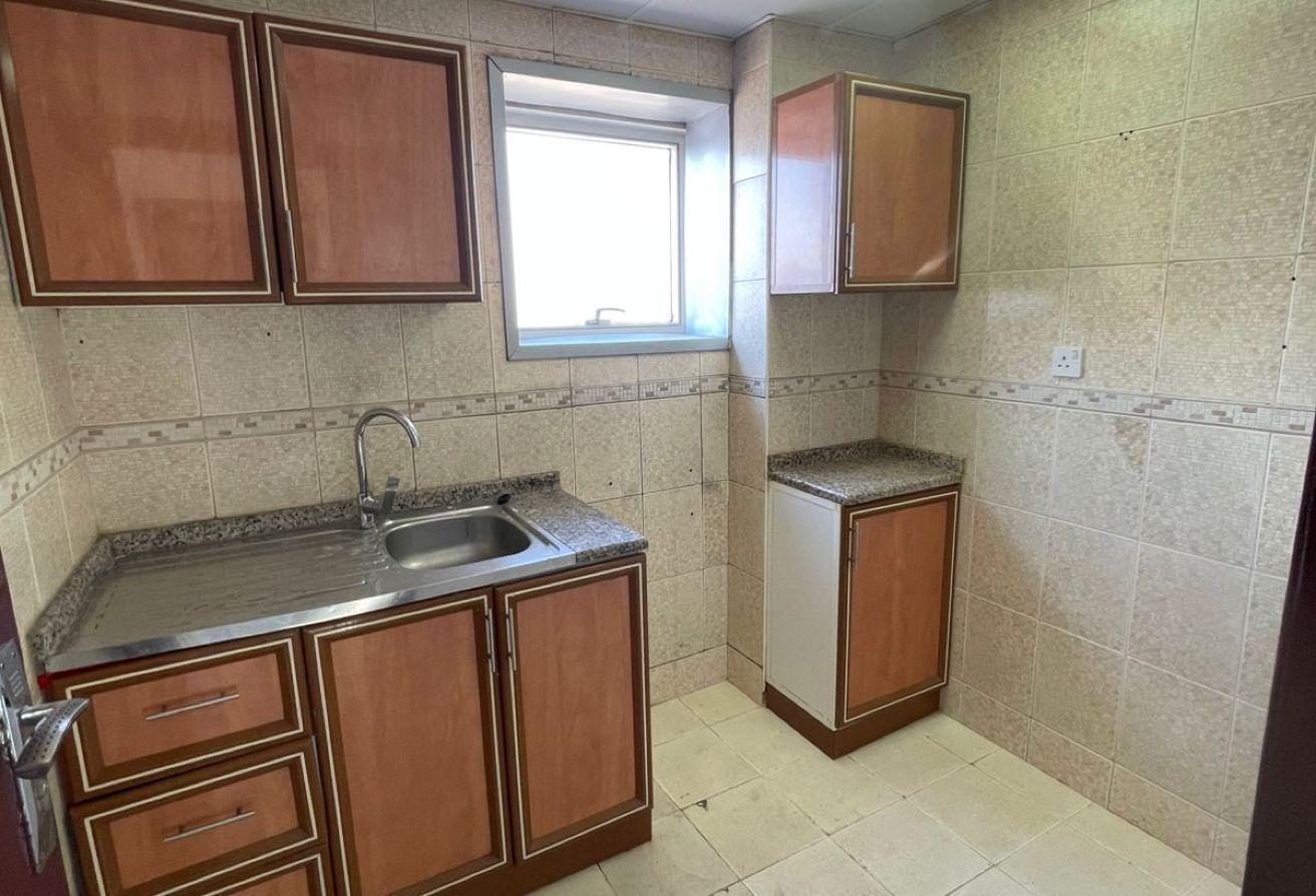 Well-maintained 2bhk for family near to shool photo 6
