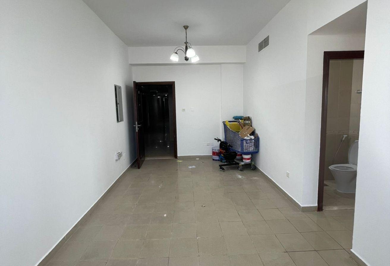 Well-maintained 2bhk for family near to shool photo 11