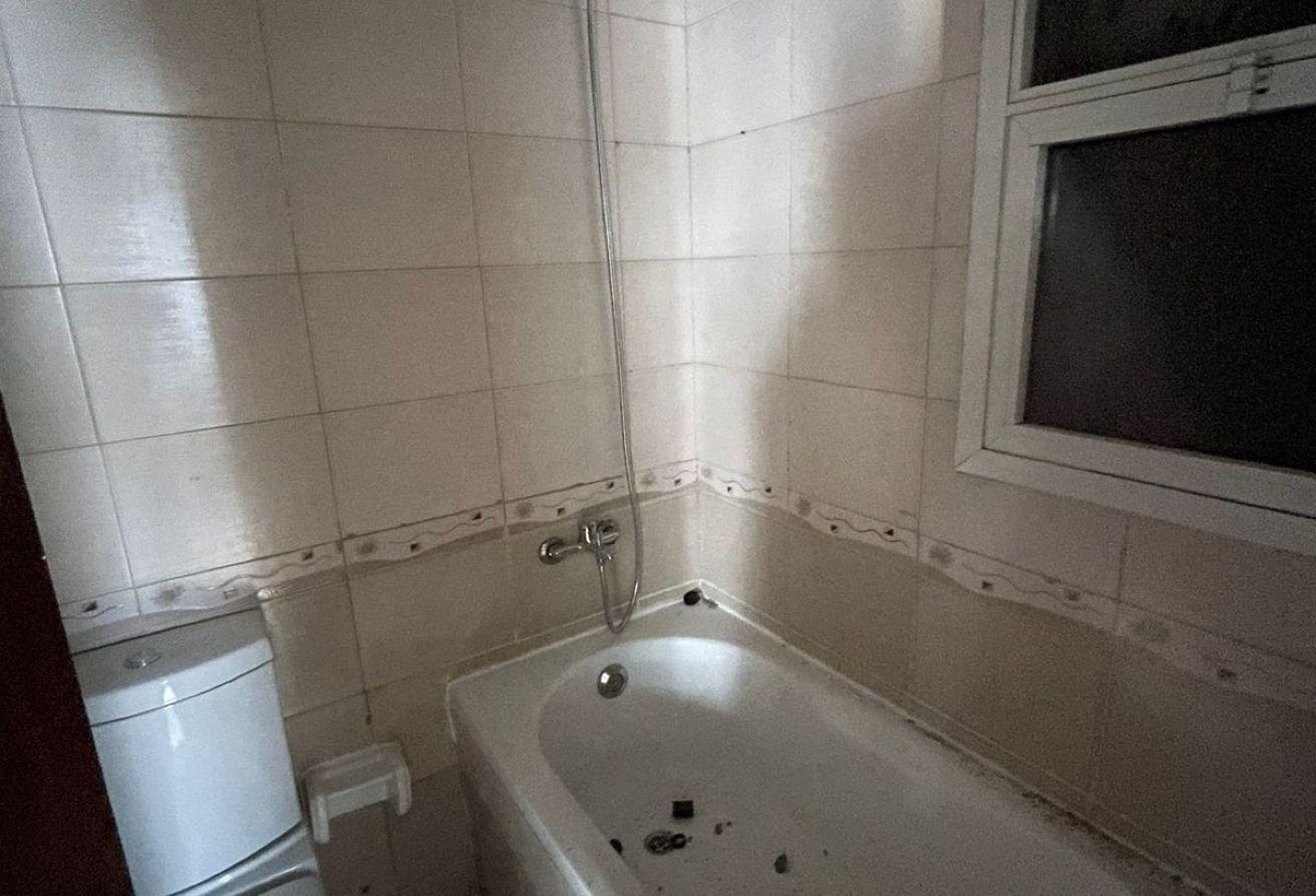 Well-maintained 2bhk for family near to shool photo 5