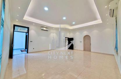 Villa - 4 Bedrooms - 5 Bathrooms for rent in Al Quoz 2 - Al Quoz - Dubai
