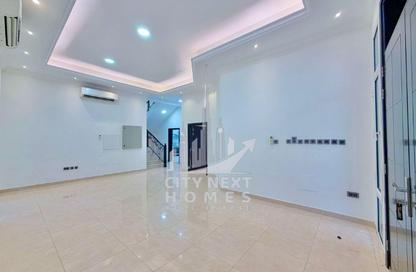 Villa - 4 Bedrooms - 5 Bathrooms for rent in Al Quoz 2 - Al Quoz - Dubai
