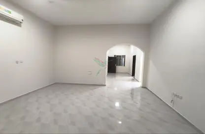 شقة - 3 غرف نوم - 3 حمامات للايجار في موييفية - المرخانية - العين شقة - 3 غرف نوم - 3 حمامات للايجار في موييفية - المرخانية - العين