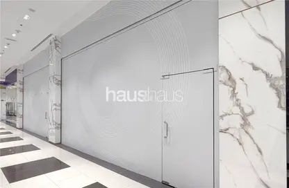 Retail - Studio for sale in Park Towers - DIFC - Dubai
