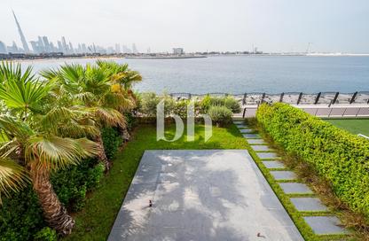 Villa - 5 - 7+ for sale in Sur La Mer 1 - Sur La Mer - Jumeirah 1 - Jumeirah - Dubai