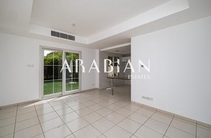 Villa - 2 Bedrooms - 3 Bathrooms for rent in Springs 8 - The Springs - Dubai Villa - 2 Bedrooms - 3 Bathrooms for rent in Springs 8 - The Springs - Dubai