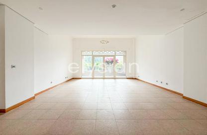 Apartment - 1 Bedroom - 2 Bathrooms for rent in Al Khushkar - Shoreline Apartments - Palm Jumeirah - Dubai