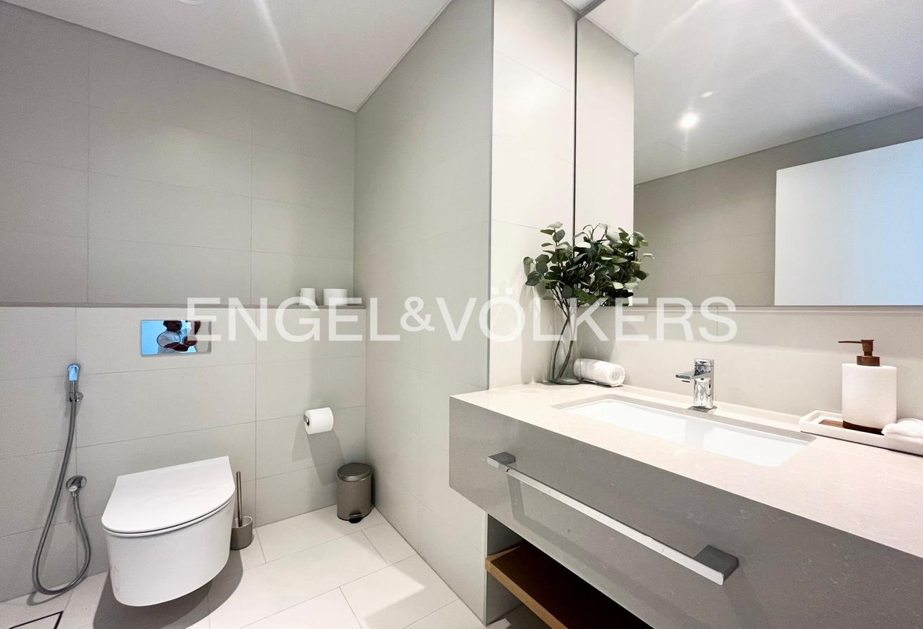 Furnished | Corner Unit | Panoramic Balcony photo 25