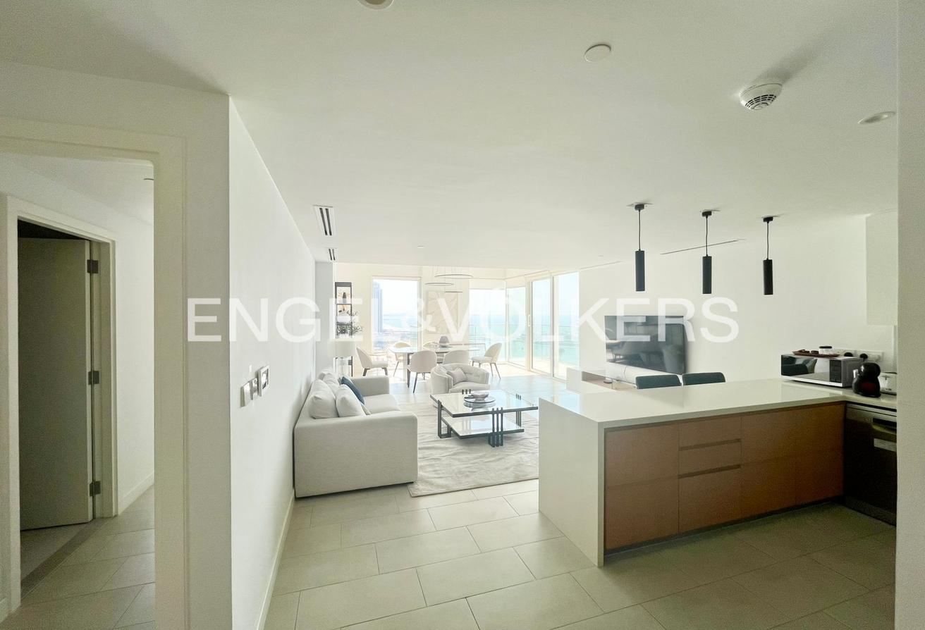 Furnished | Corner Unit | Panoramic Balcony photo 9