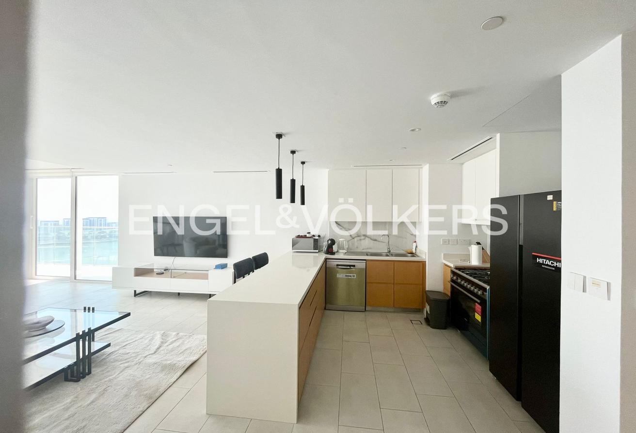 Furnished | Corner Unit | Panoramic Balcony photo 8