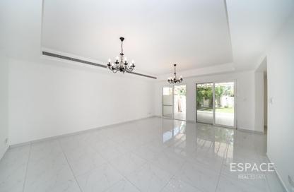 Villa - 3 Bedrooms - 3 Bathrooms for rent in Springs 1 - The Springs - Dubai