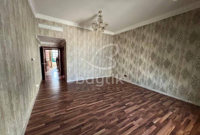 60523093 - Property Image 2