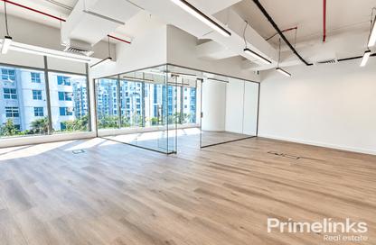 Office Space - Studio for sale in I Rise Tower - Barsha Heights (Tecom) - Dubai Office Space - Studio for sale in I Rise Tower - Barsha Heights (Tecom) - Dubai