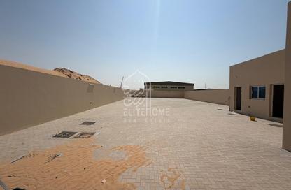Warehouse - Studio for rent in Al Sajaa Industrial - Al Sajaa - Sharjah