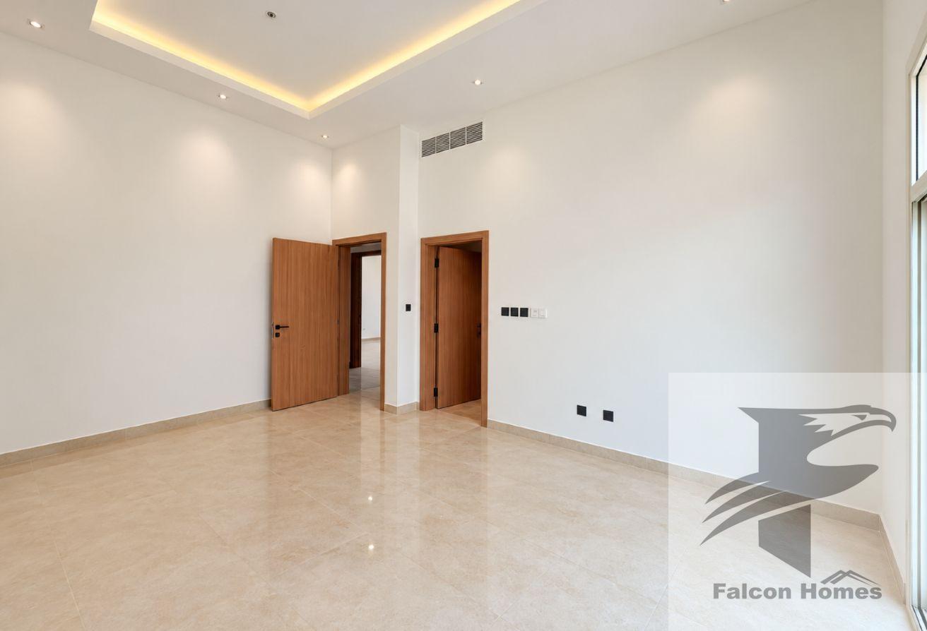 Single Story | Spacious 4BR Villa with Garden Area photo 4
