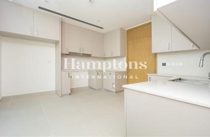 Villa - 4 - 6 for rent in Farm Gardens - The Valley - Dubai