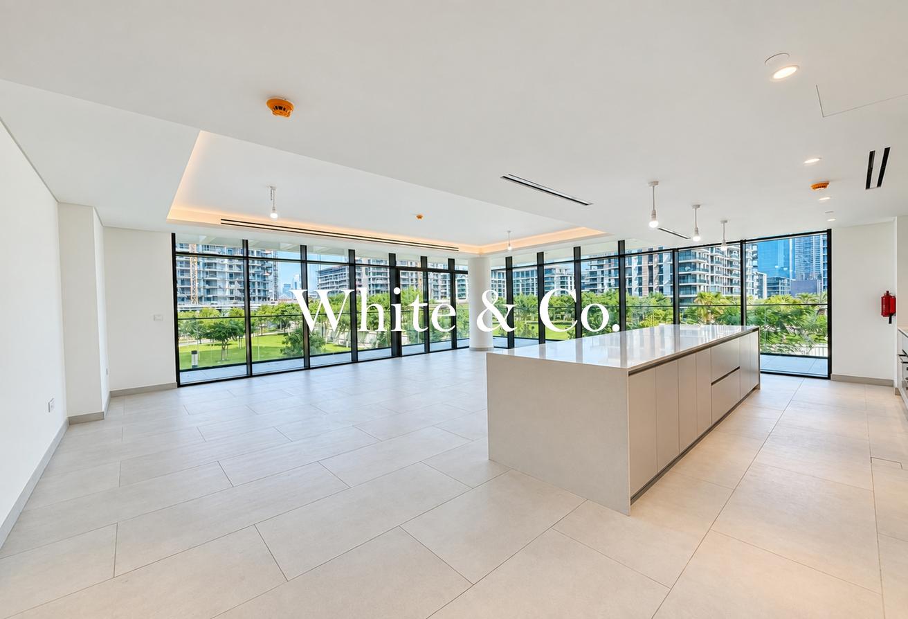 Corner Unit | Park View | Huge Balcony photo 5