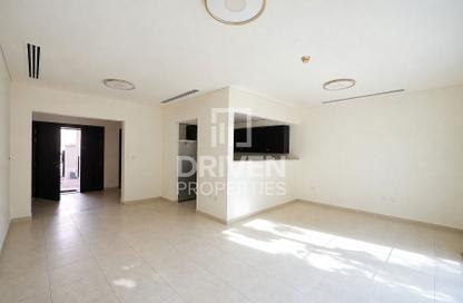 Townhouse - 2 - 2 for rent in Nakheel Villas - District 12 - Jumeirah Village Circle - Dubai Townhouse - 2 - 2 for rent in Nakheel Villas - District 12 - Jumeirah Village Circle - Dubai