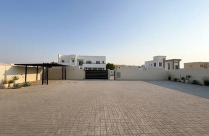 Villa - 5 - 7 for rent in Al Aweer 1 - Al Aweer - Dubai