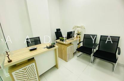 Office Space - Studio - 1 Bathroom for rent in Red Avenue - Al Garhoud - Dubai